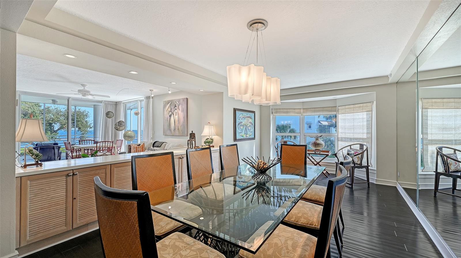 Image 8 of 76 For 2550 Harbourside Drive 324