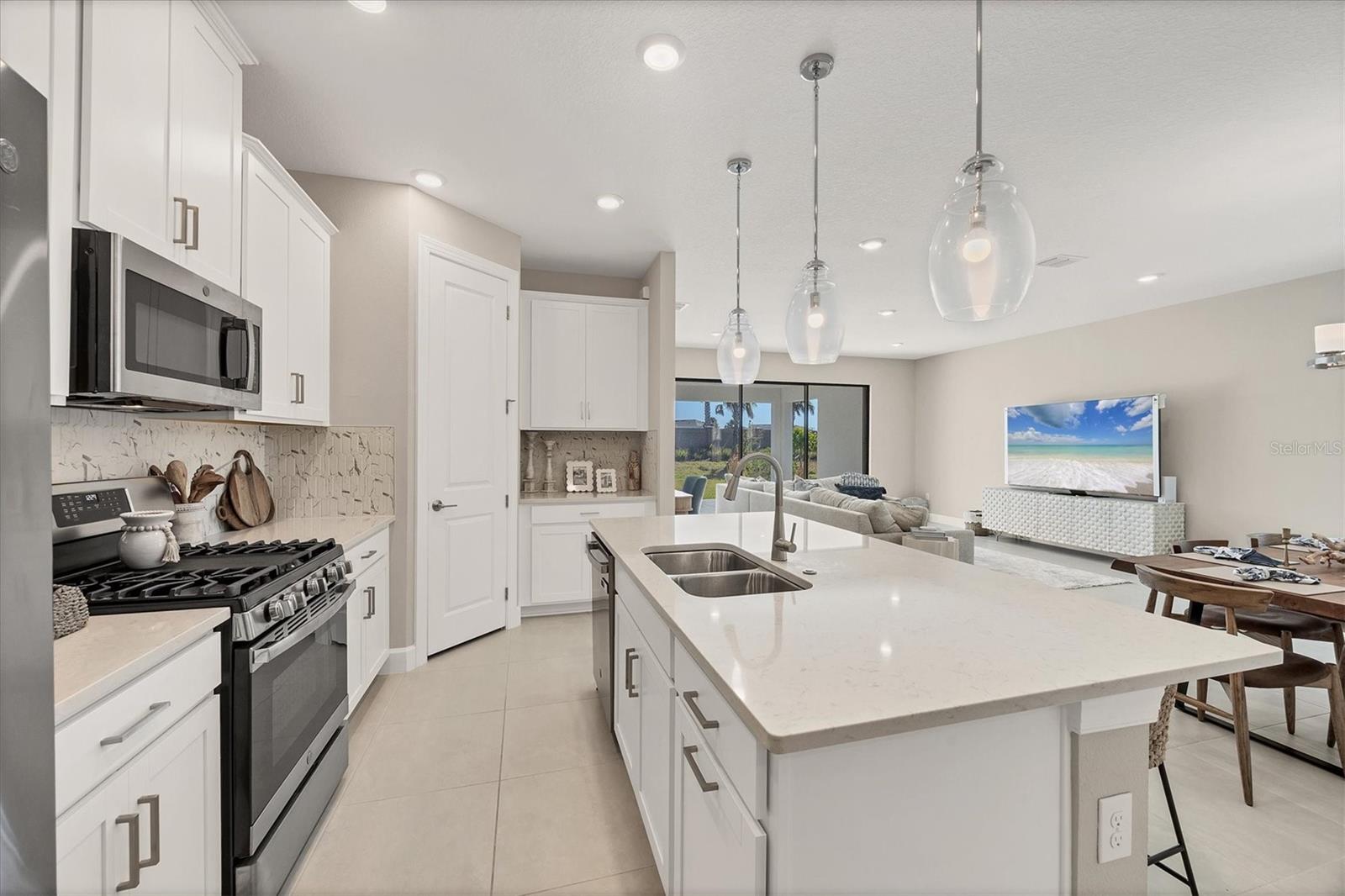 Image 11 of 33 For 11328 Trivio Terrace