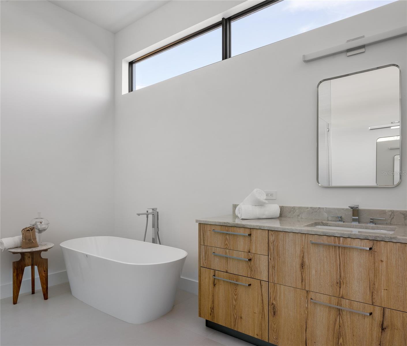 Image 17 of 47 For 1212 Center Place