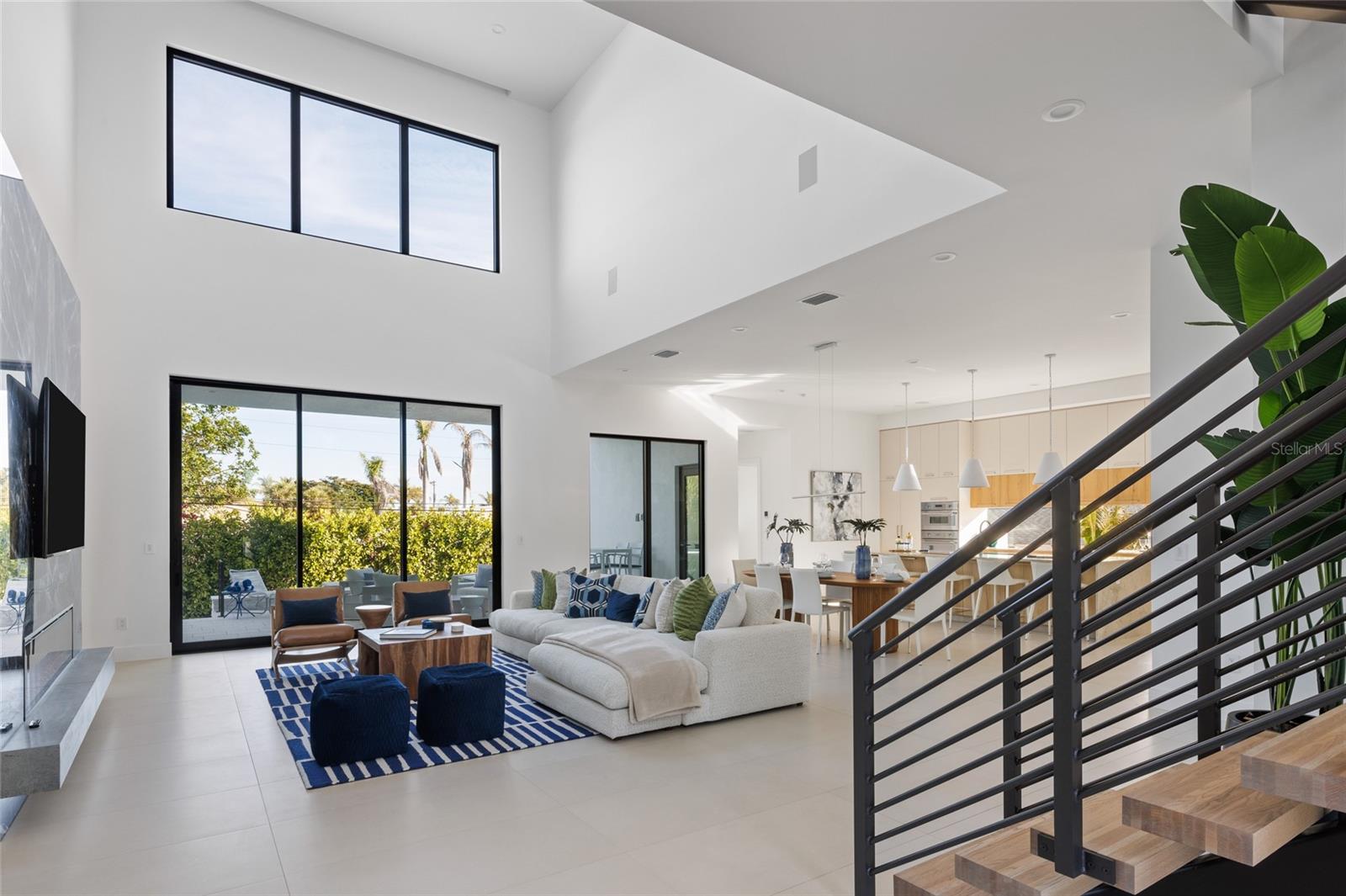 Image 3 of 47 For 1212 Center Place