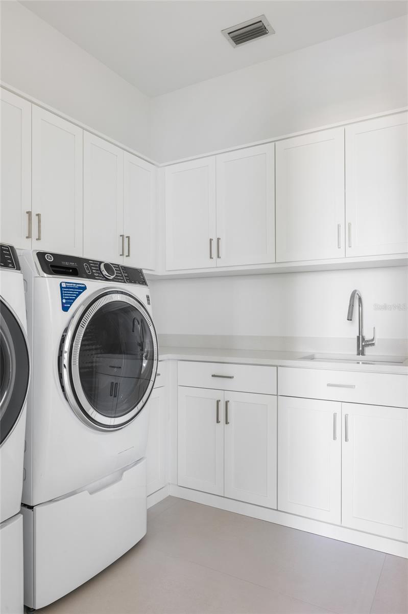 Image 33 of 47 For 1212 Center Place