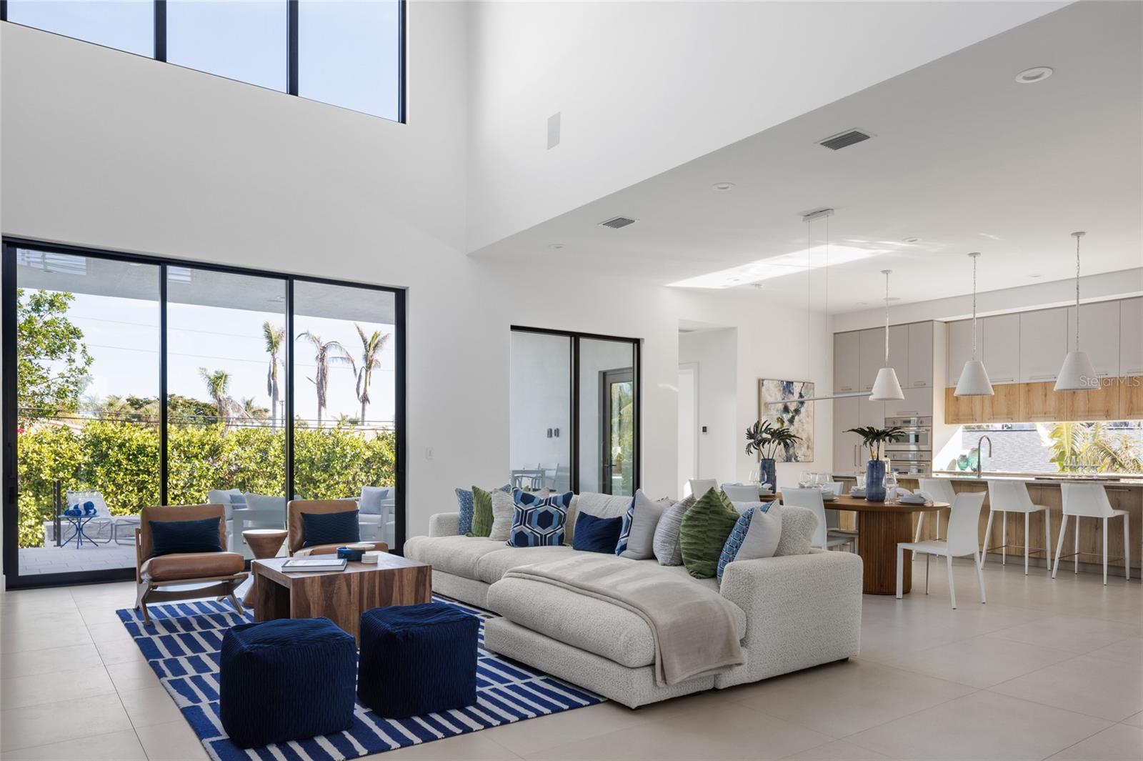 Image 4 of 47 For 1212 Center Place