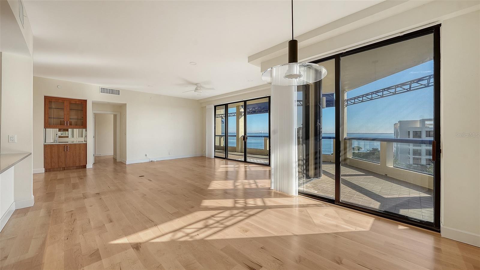 Image 11 of 80 For 2110 Harbourside Drive 558