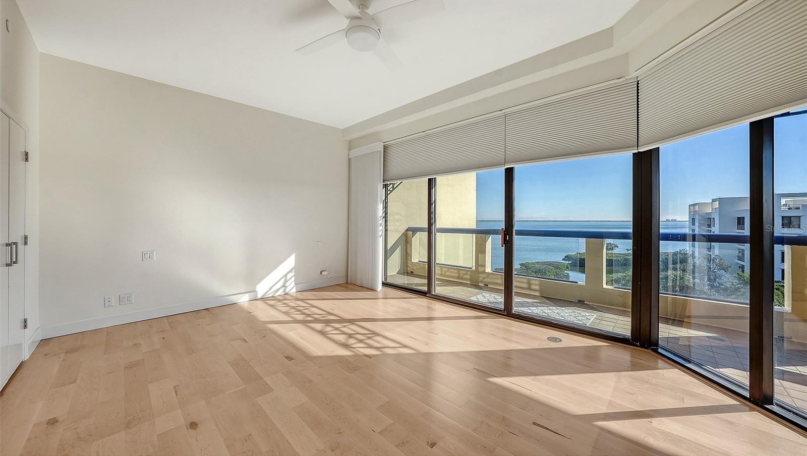 Image 13 of 80 For 2110 Harbourside Drive 558