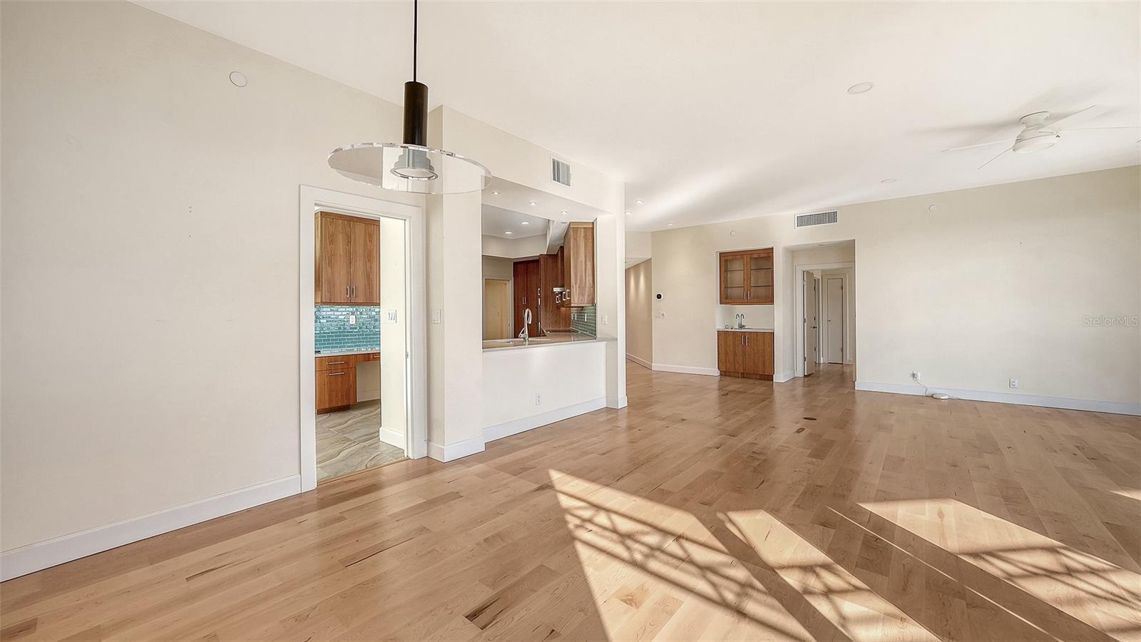 Image 26 of 80 For 2110 Harbourside Drive 558