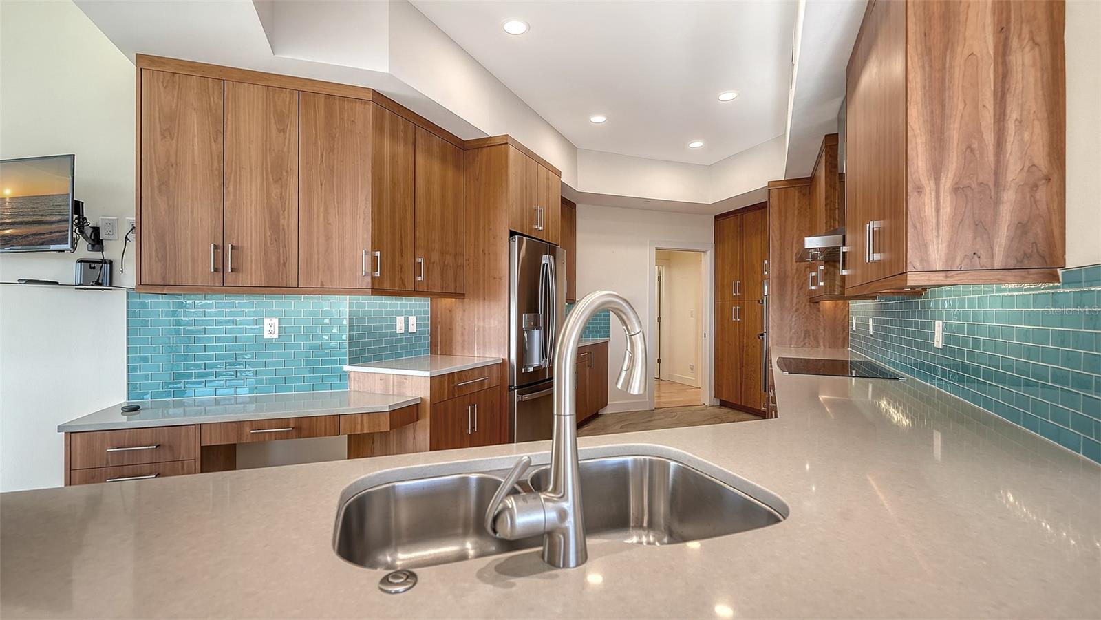 Image 28 of 80 For 2110 Harbourside Drive 558