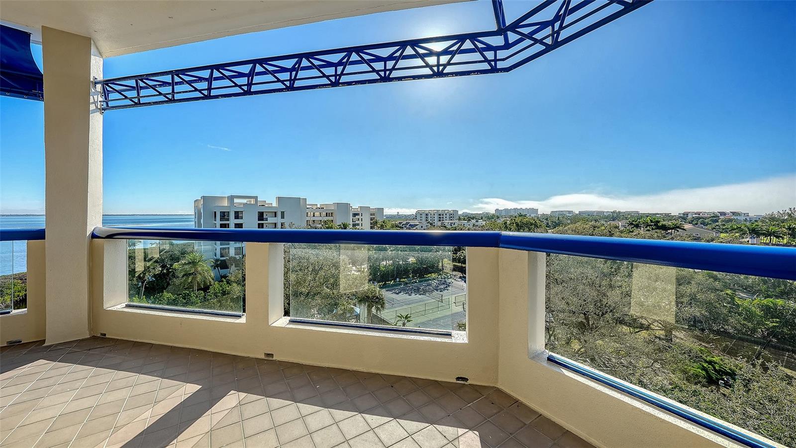 Image 34 of 80 For 2110 Harbourside Drive 558