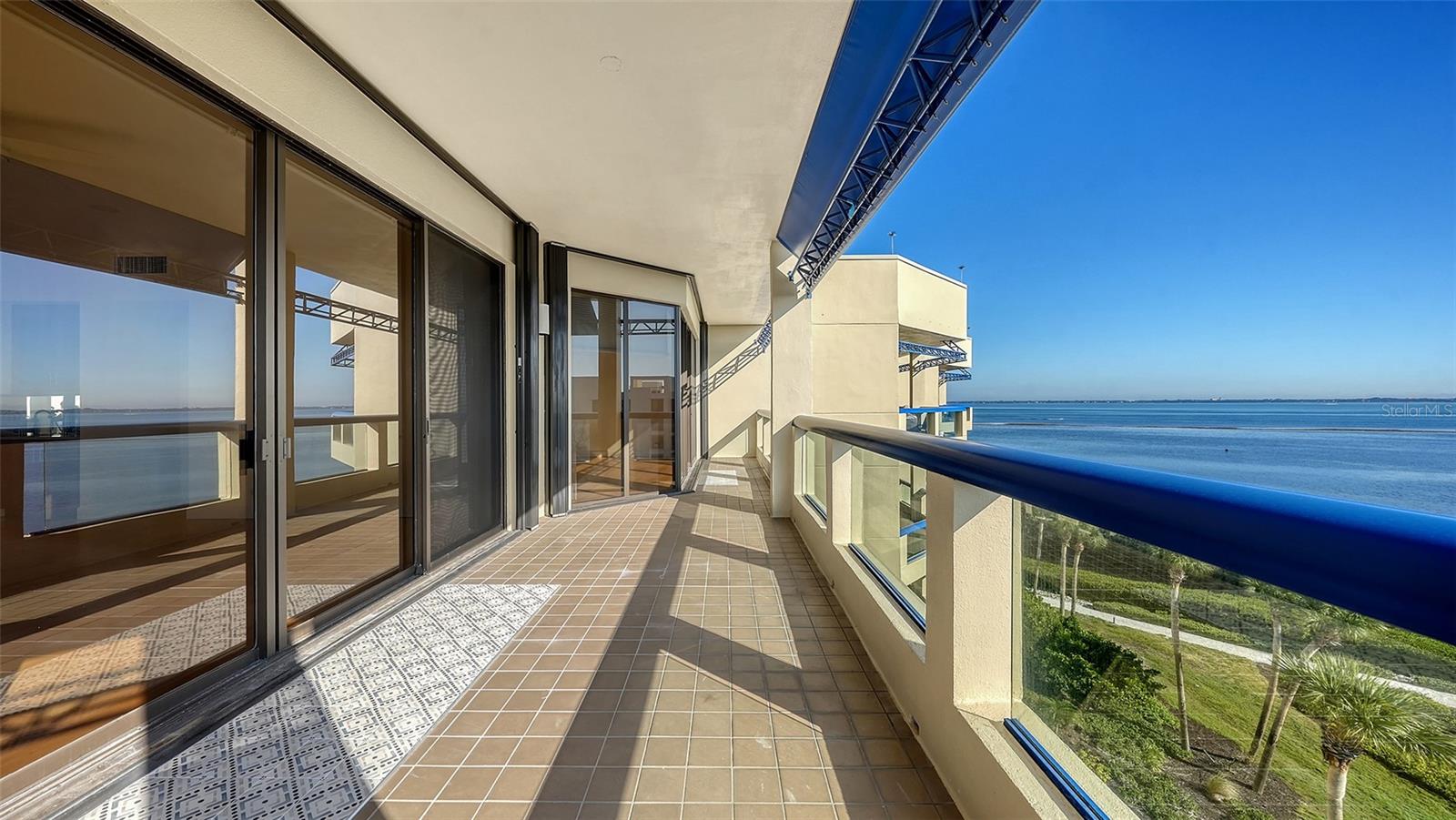 Image 36 of 80 For 2110 Harbourside Drive 558