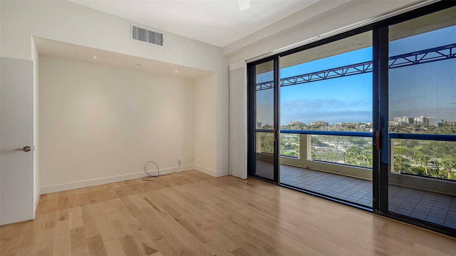 Image 37 of 80 For 2110 Harbourside Drive 558