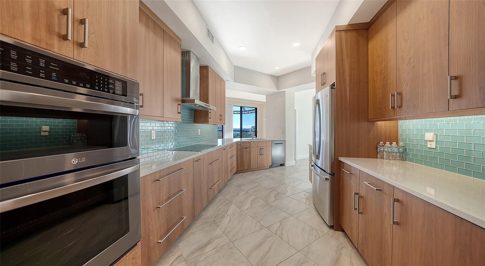 Image 5 of 80 For 2110 Harbourside Drive 558