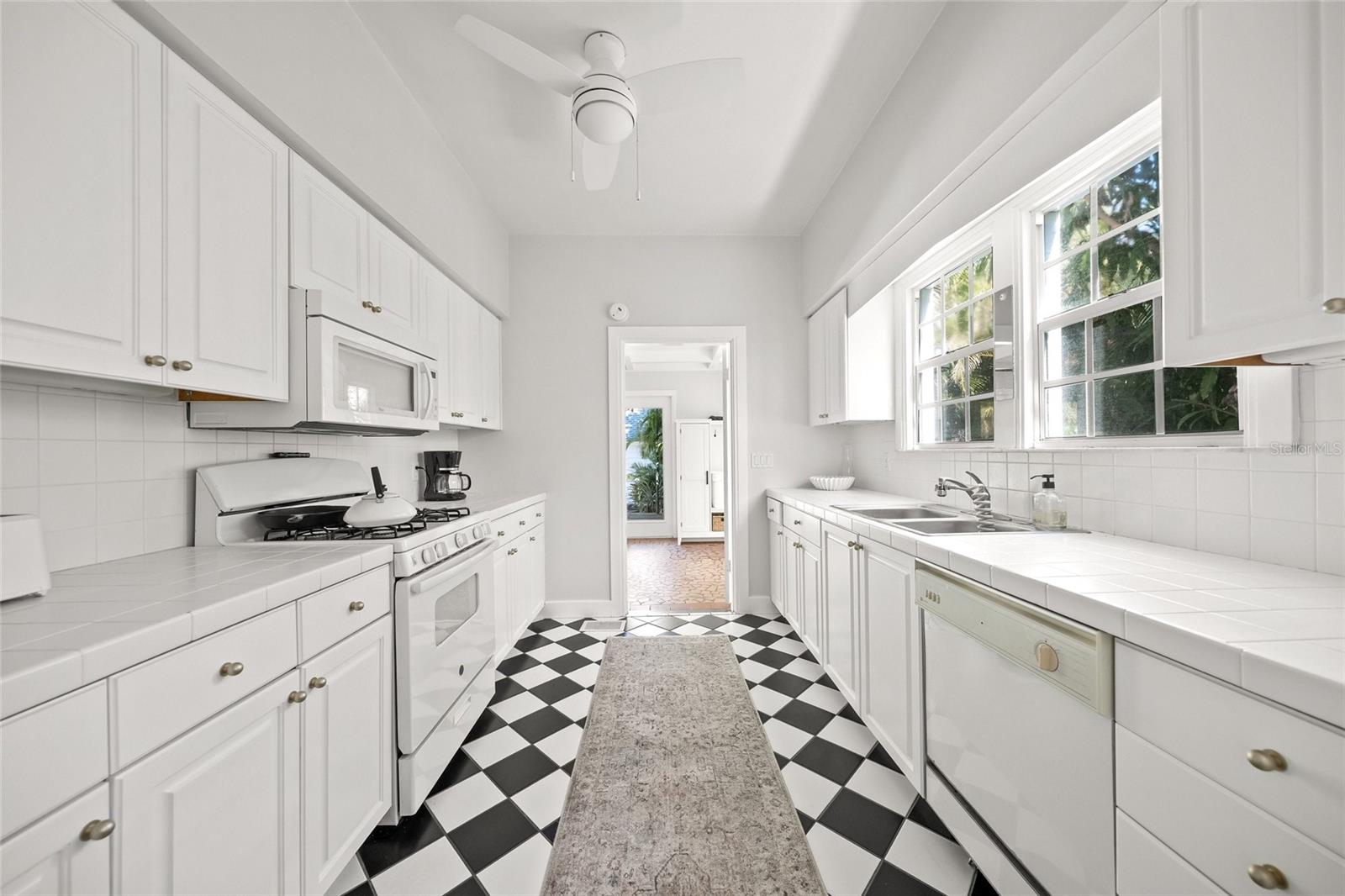 Image 12 of 35 For 1917 Bahia Vista Street