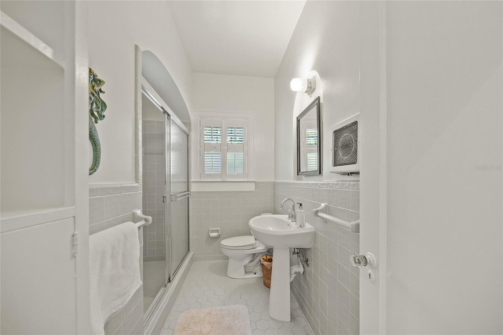 Image 21 of 35 For 1917 Bahia Vista Street