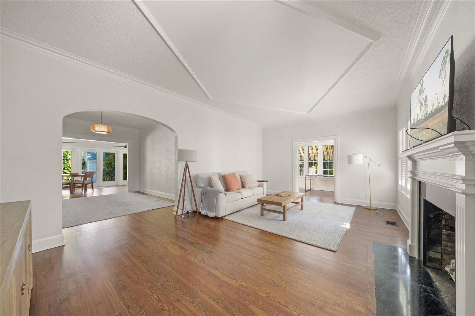 Image 4 of 35 For 1917 Bahia Vista Street