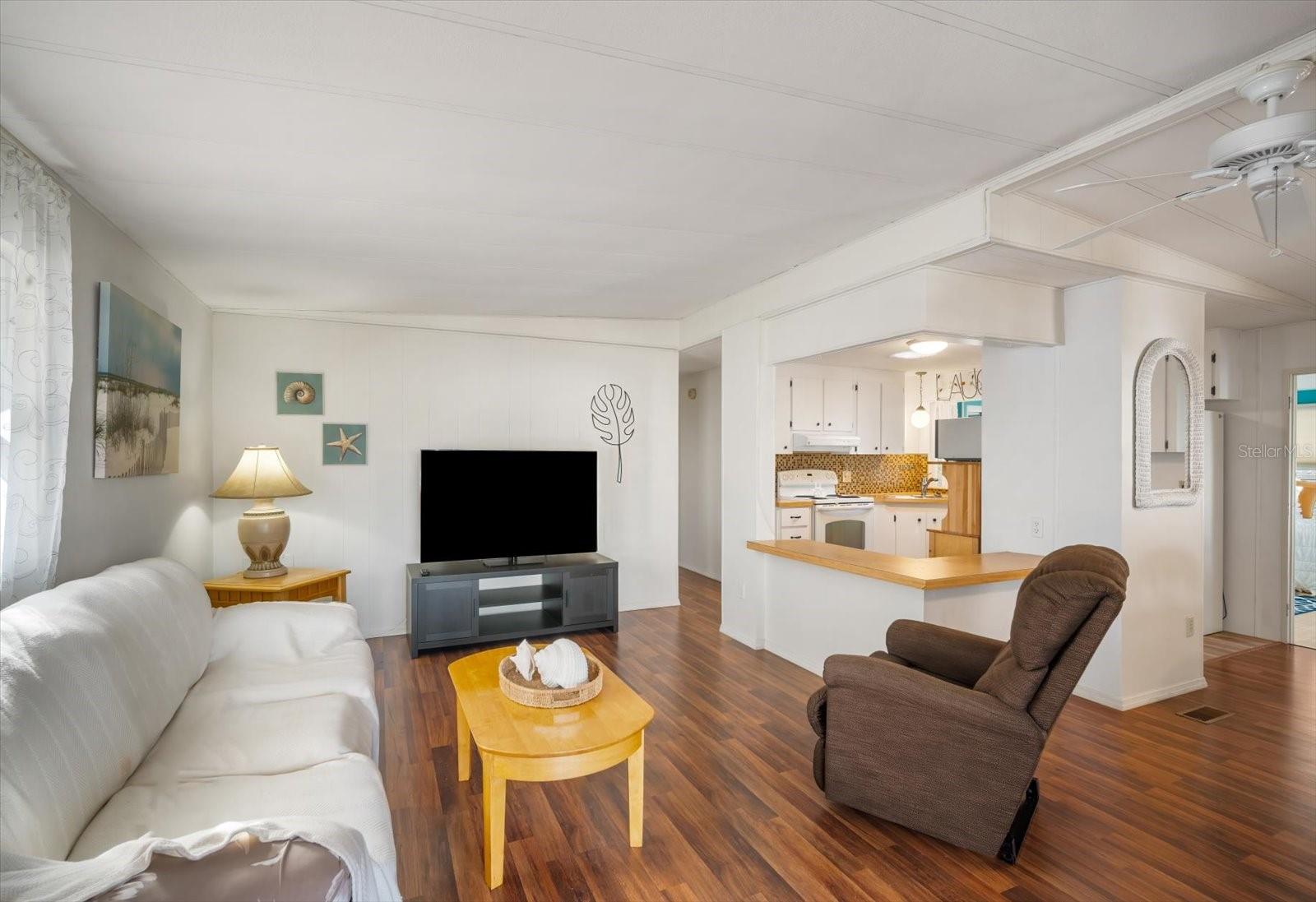 Image 10 of 36 For 5619 Bayshore Road 417