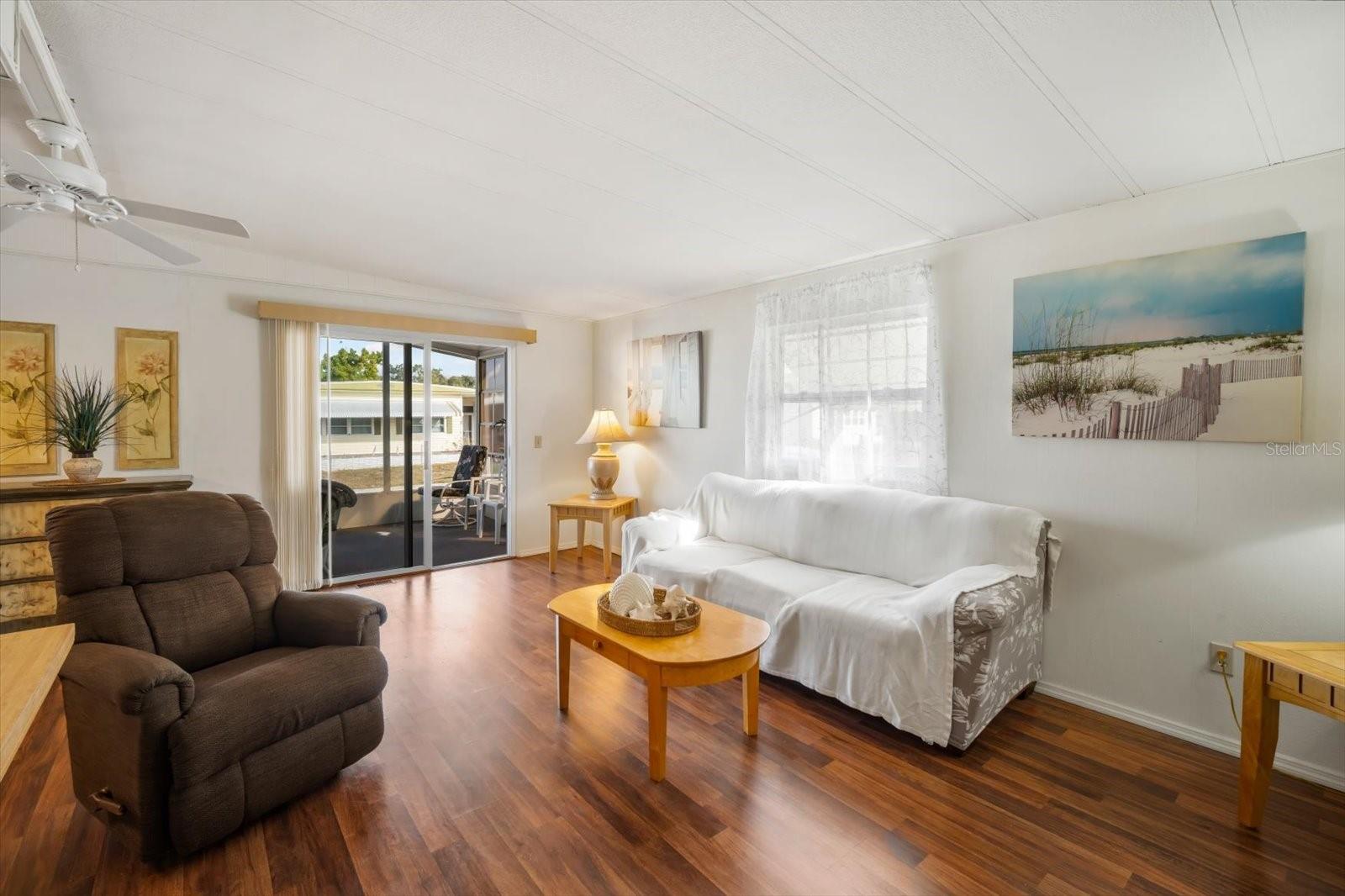 Image 11 of 36 For 5619 Bayshore Road 417