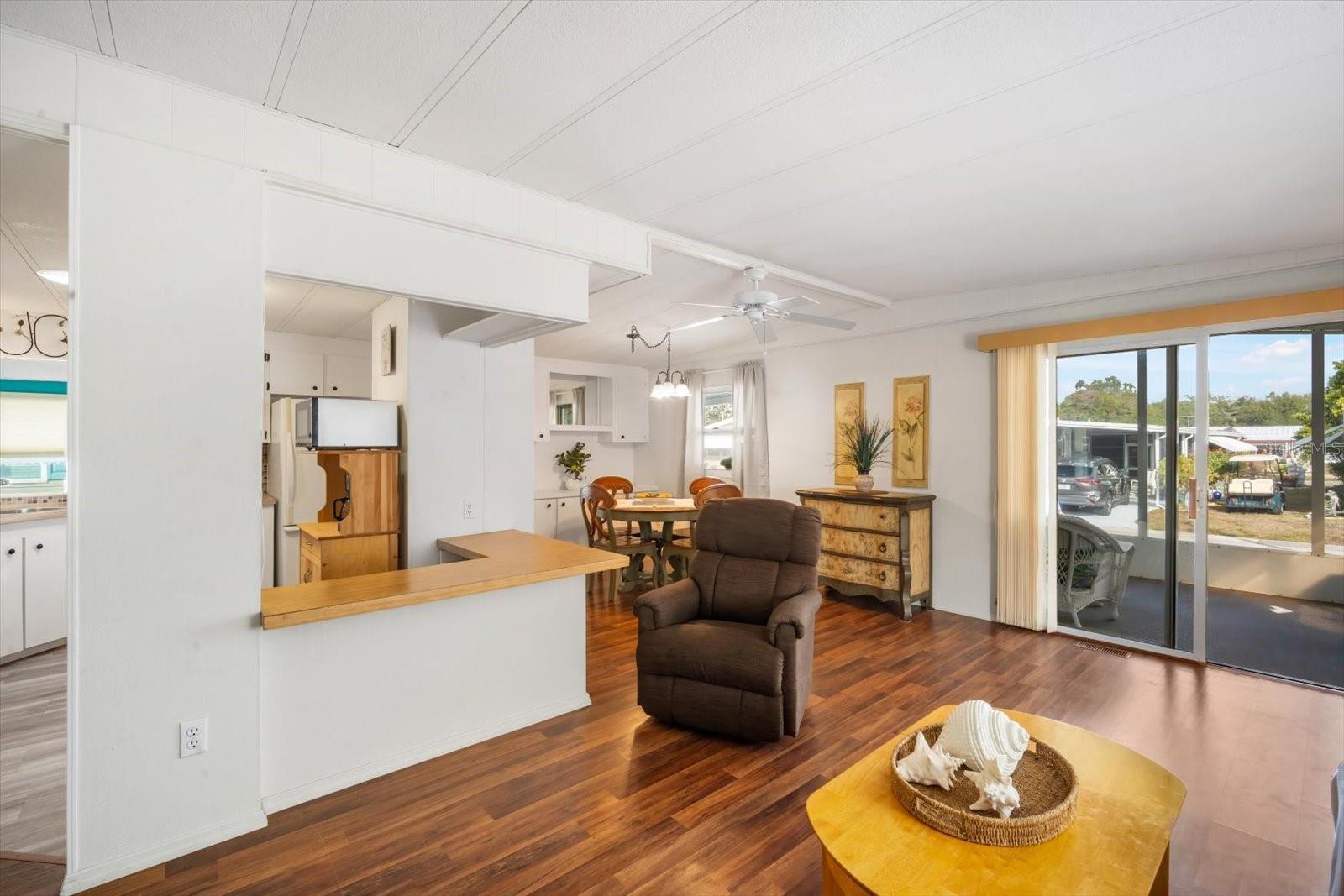 Image 12 of 36 For 5619 Bayshore Road 417