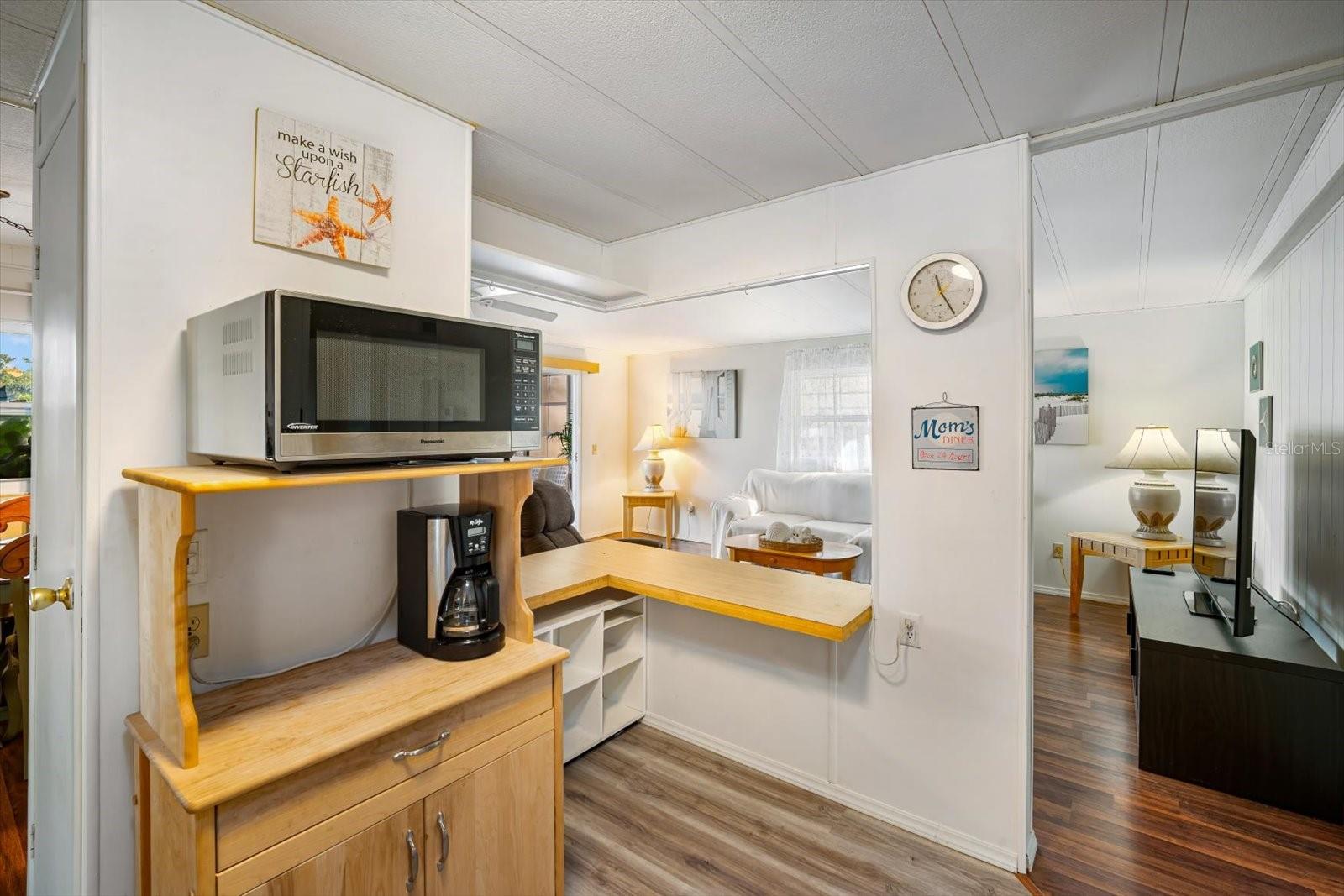 Image 16 of 36 For 5619 Bayshore Road 417