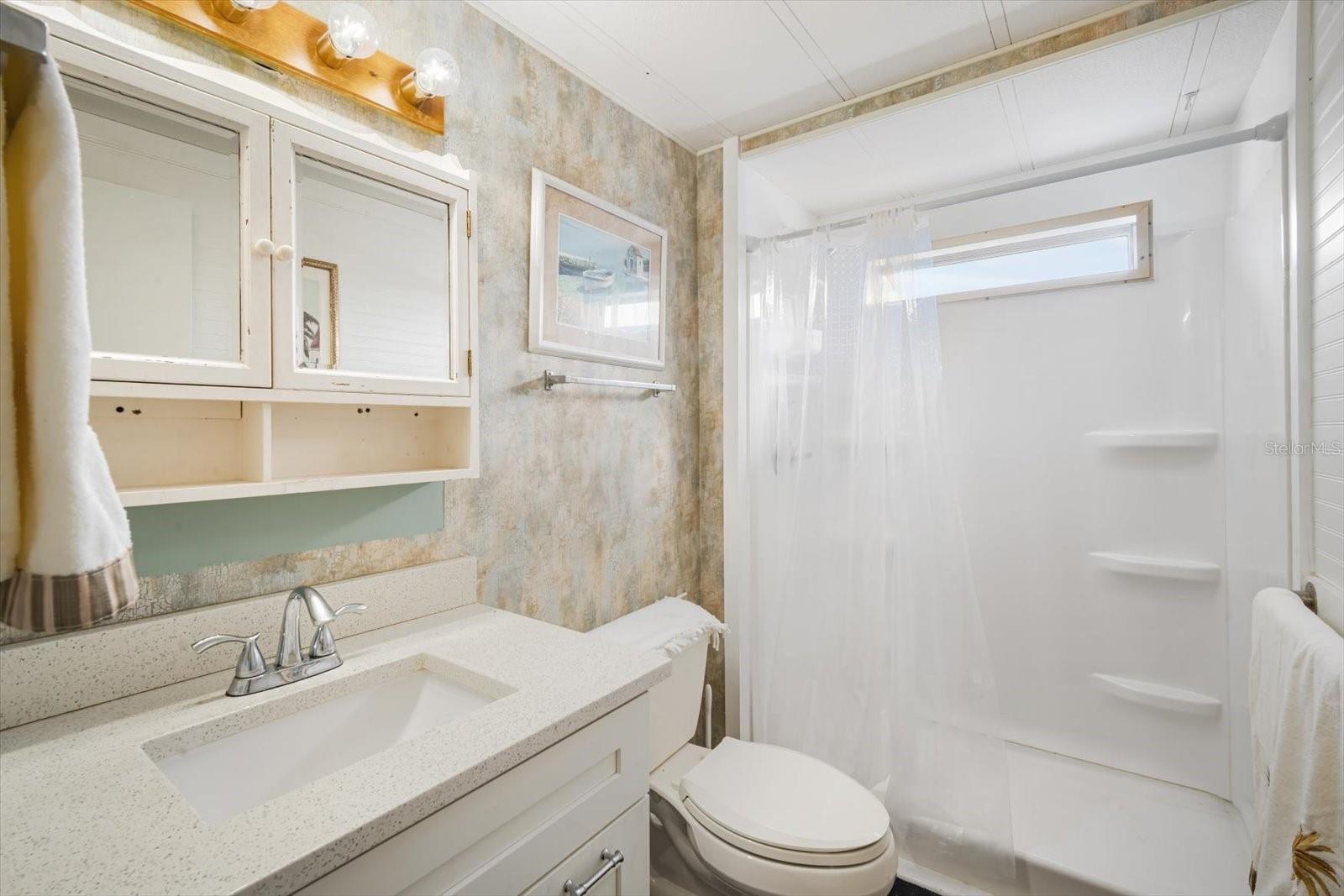 Image 19 of 36 For 5619 Bayshore Road 417