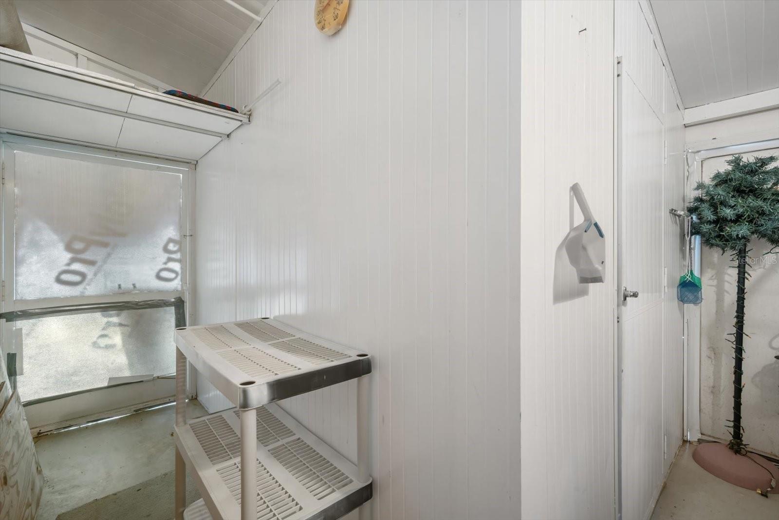 Image 25 of 36 For 5619 Bayshore Road 417