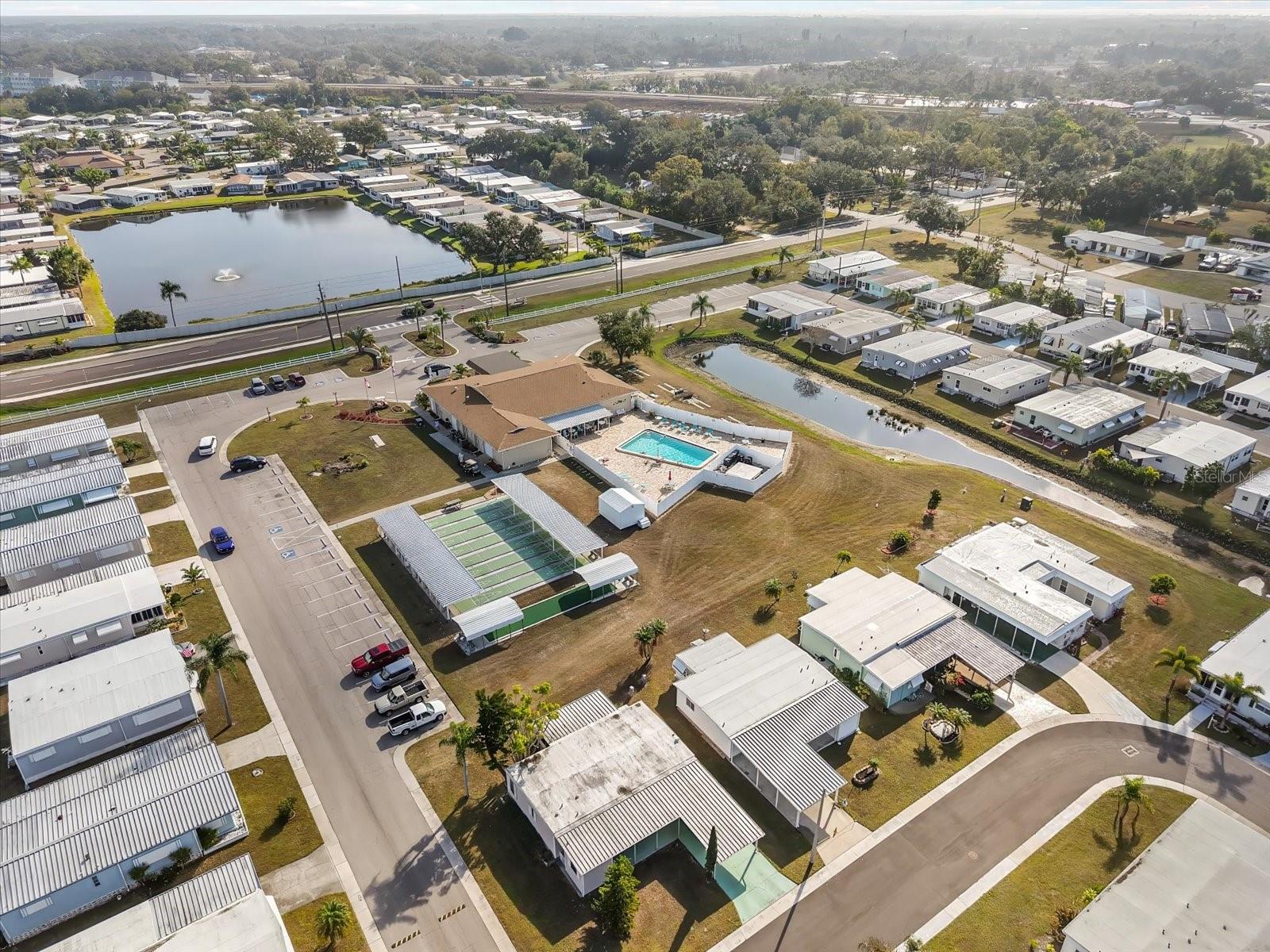 Image 27 of 36 For 5619 Bayshore Road 417