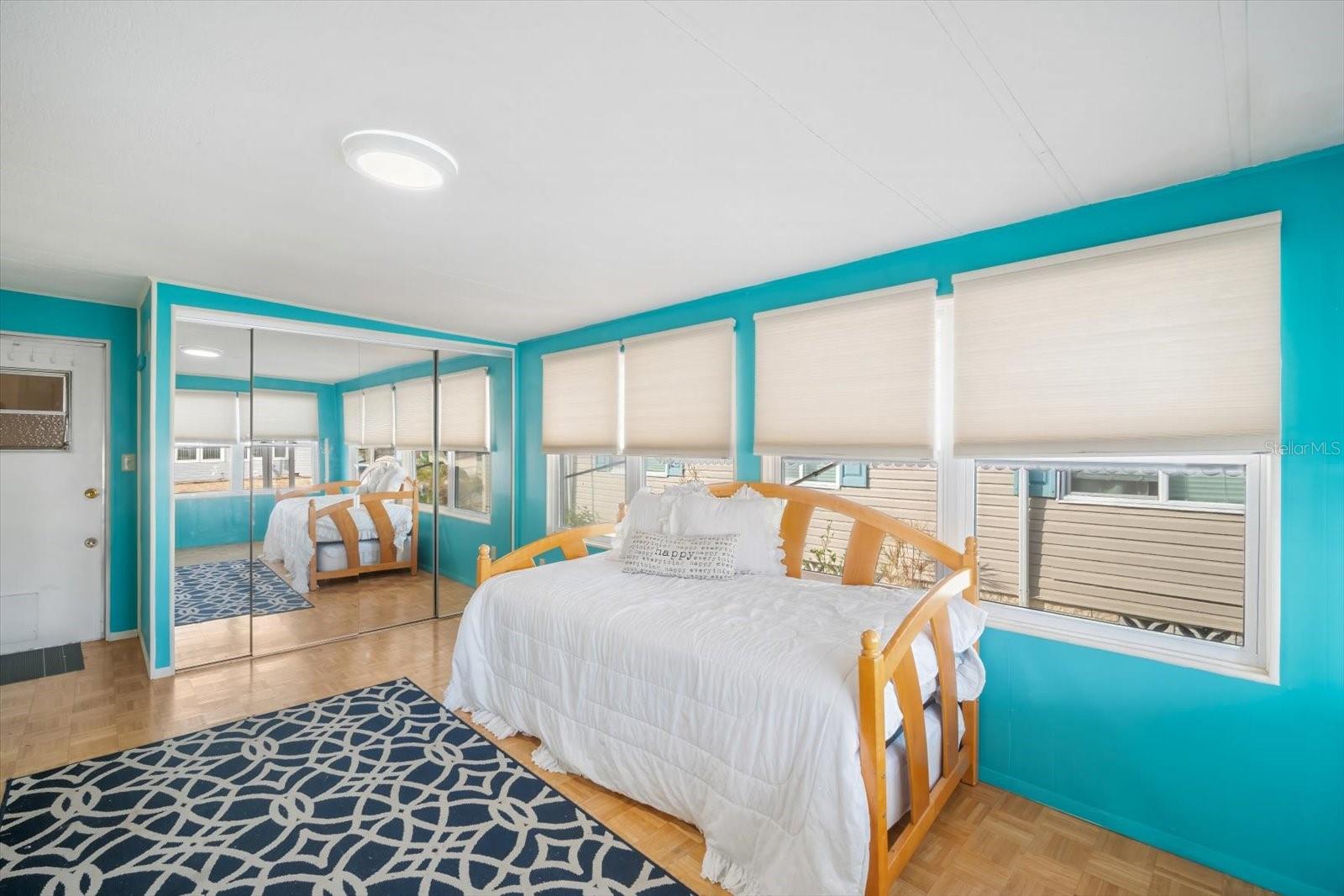 Image 6 of 36 For 5619 Bayshore Road 417