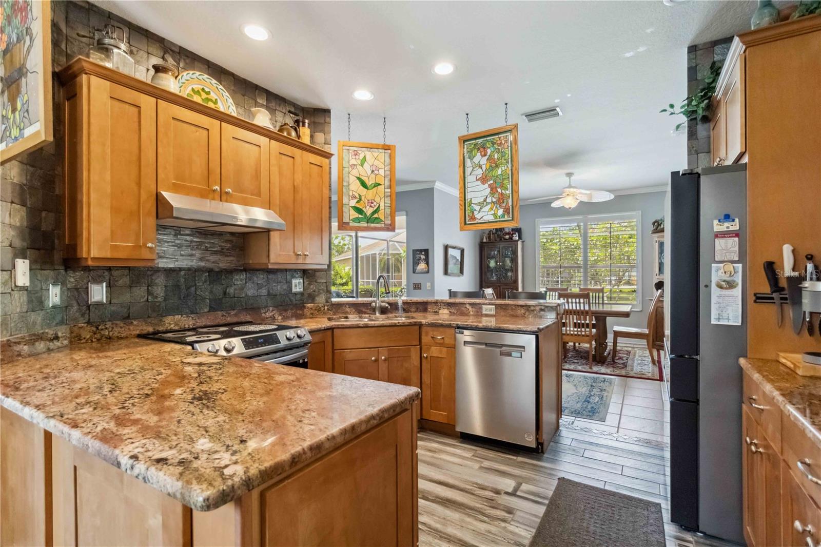 Image 11 of 45 For 315 36th Street Ne