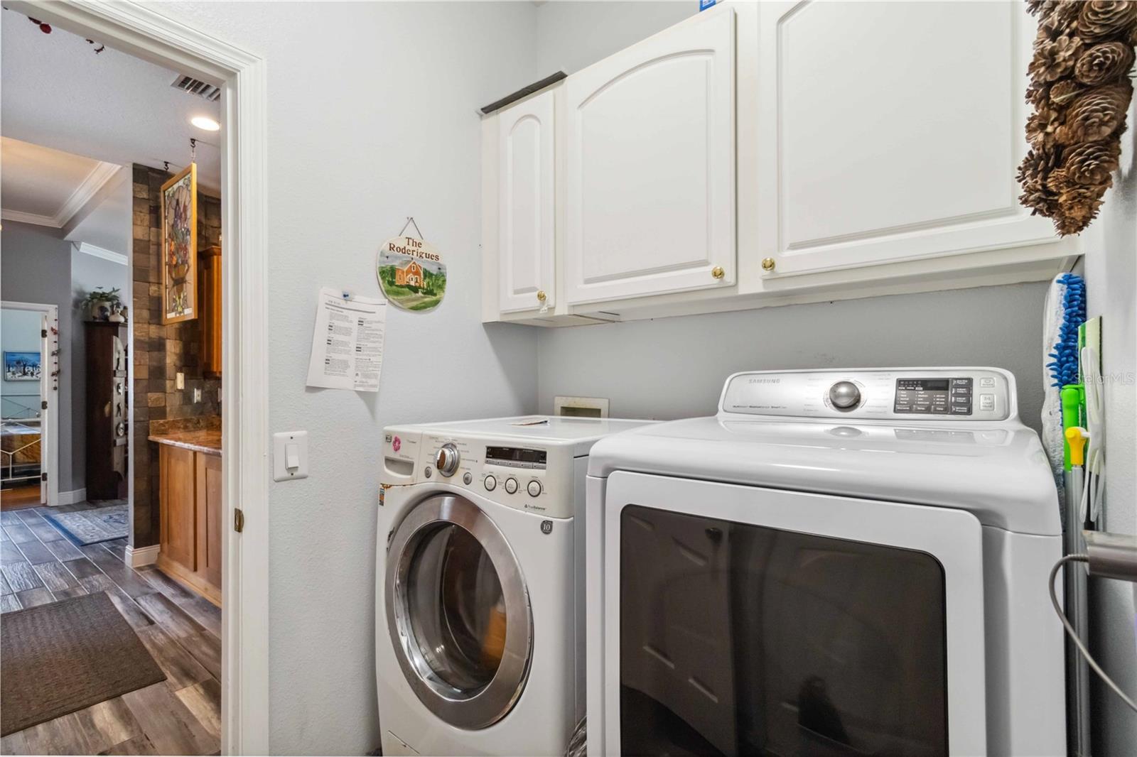 Image 18 of 45 For 315 36th Street Ne