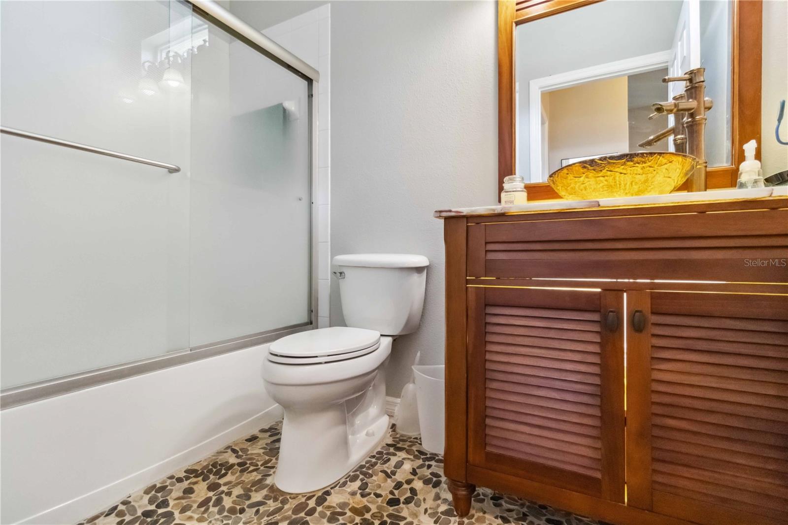 Image 19 of 45 For 315 36th Street Ne