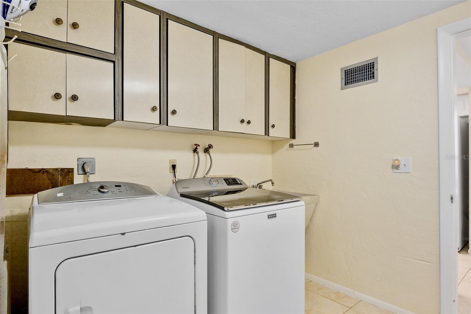 Image 26 of 33 For 1312 Stafford Lane 1427