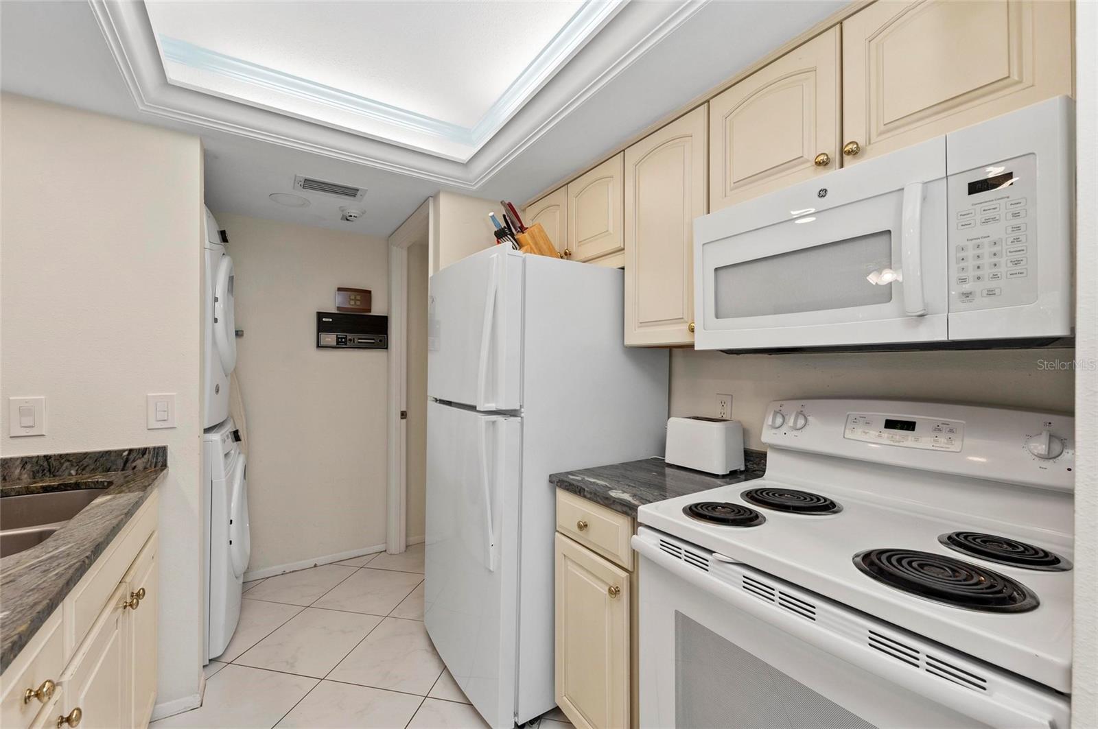 Image 10 of 50 For 6342 Midnight Pass Road 212