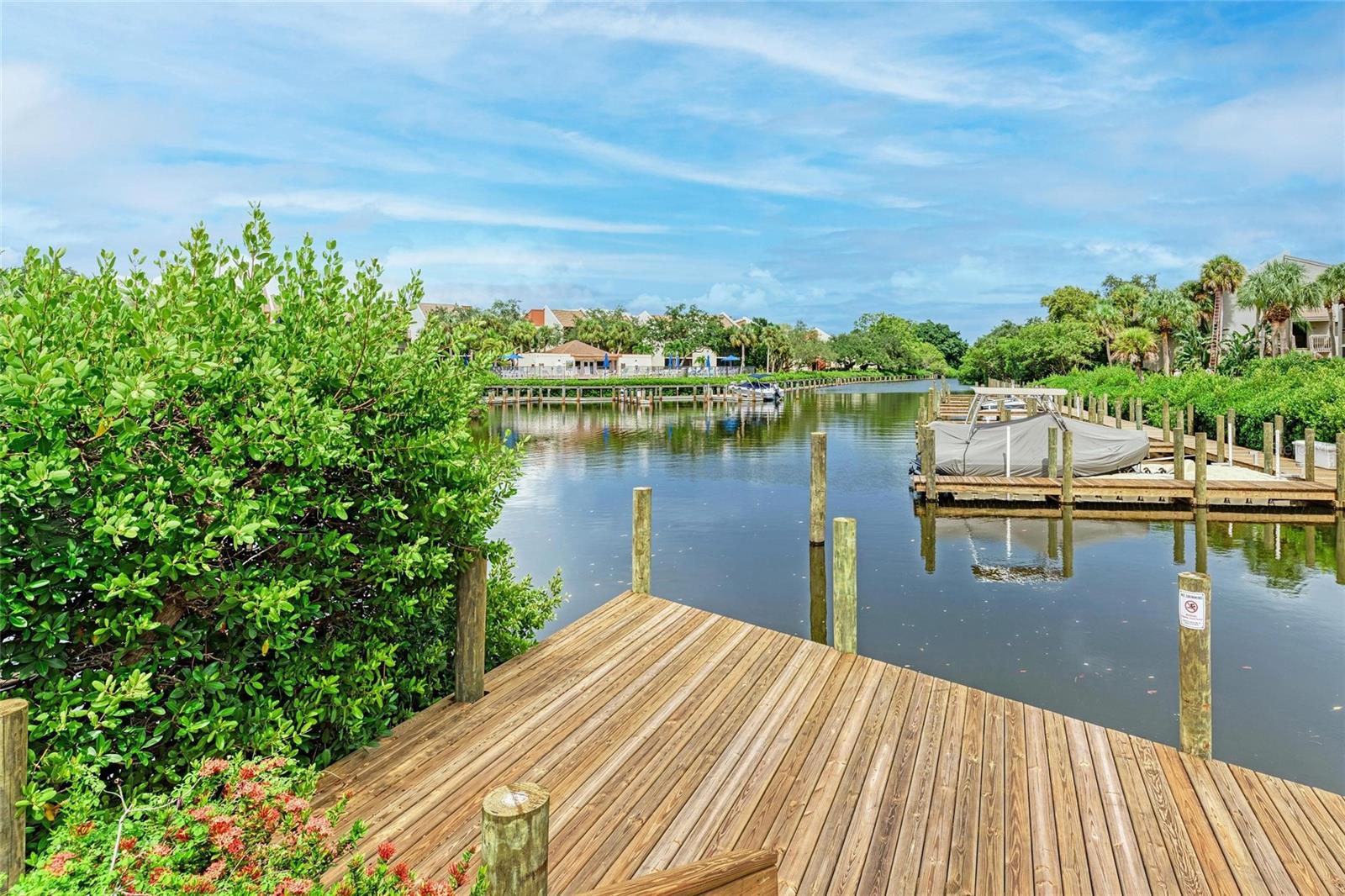 Image 28 of 50 For 6342 Midnight Pass Road 212