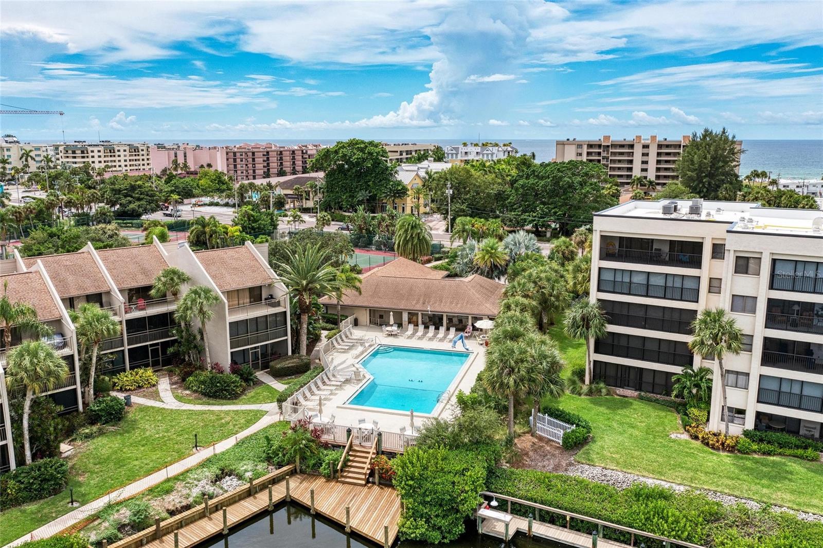 Image 36 of 50 For 6342 Midnight Pass Road 212