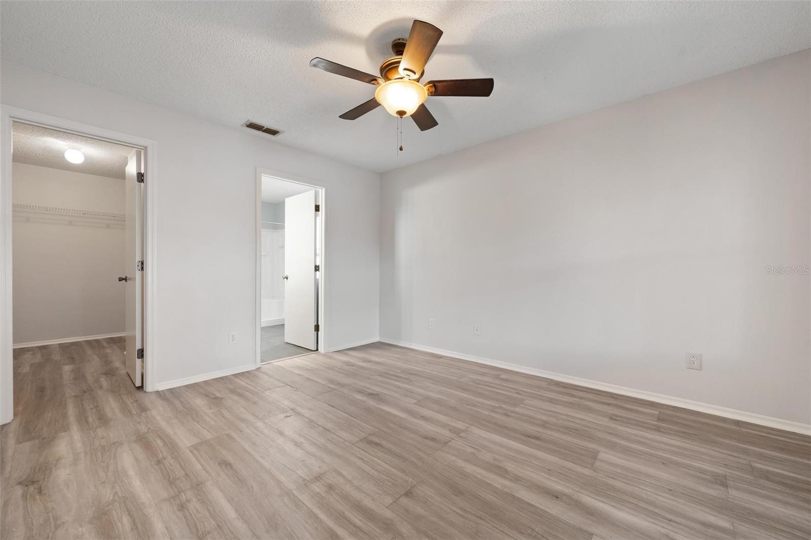 Image 14 of 32 For 11118 3rd Avenue E