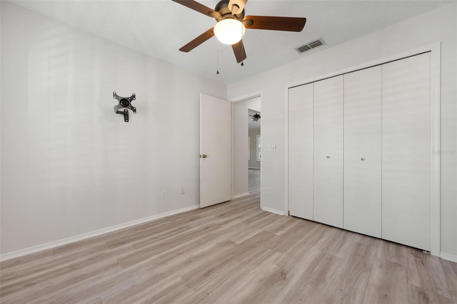 Image 21 of 32 For 11118 3rd Avenue E