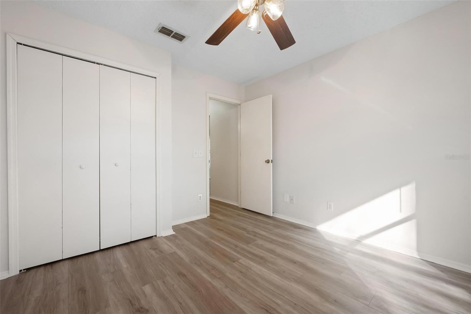 Image 26 of 32 For 11118 3rd Avenue E