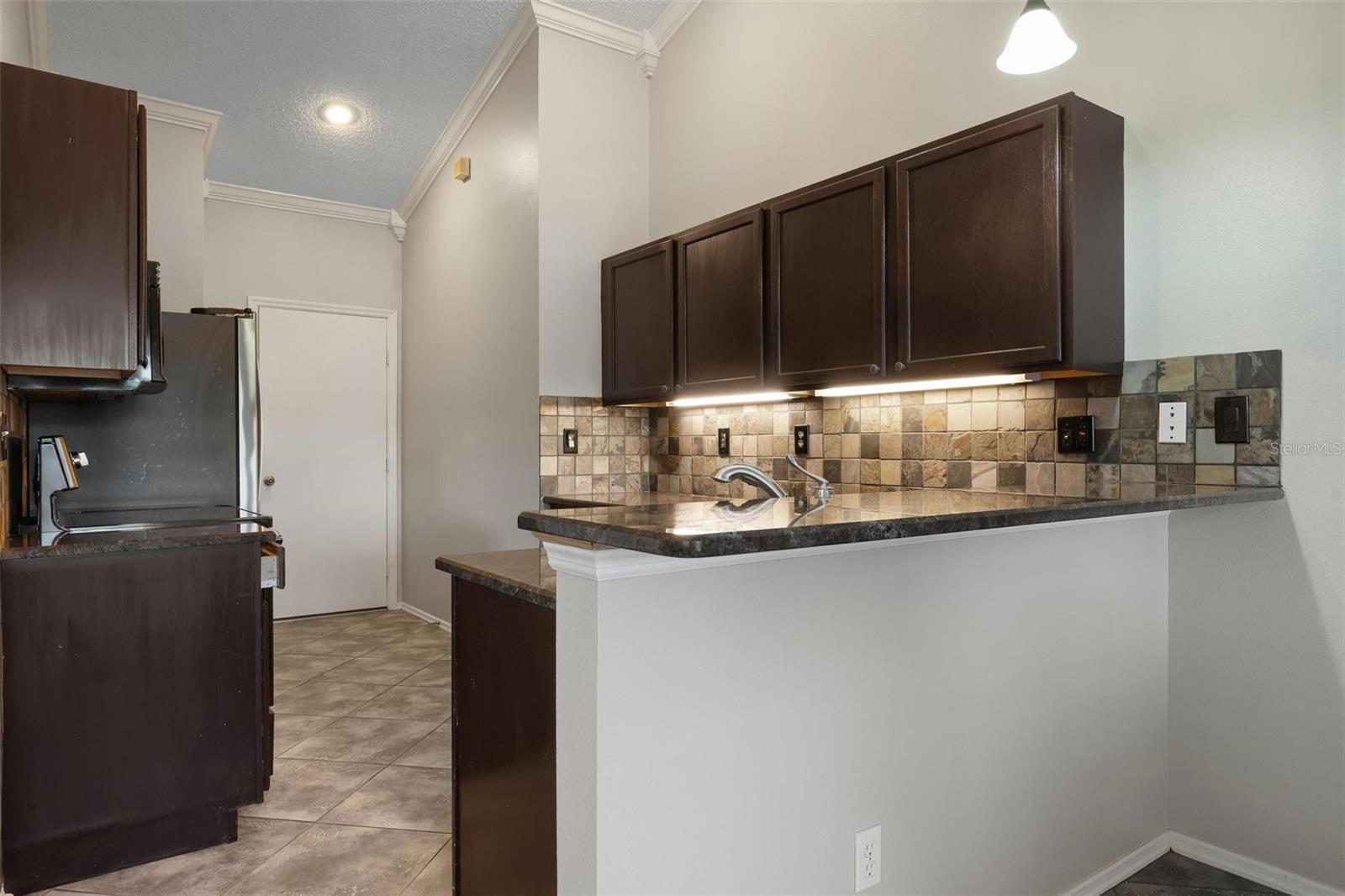 Image 9 of 32 For 11118 3rd Avenue E