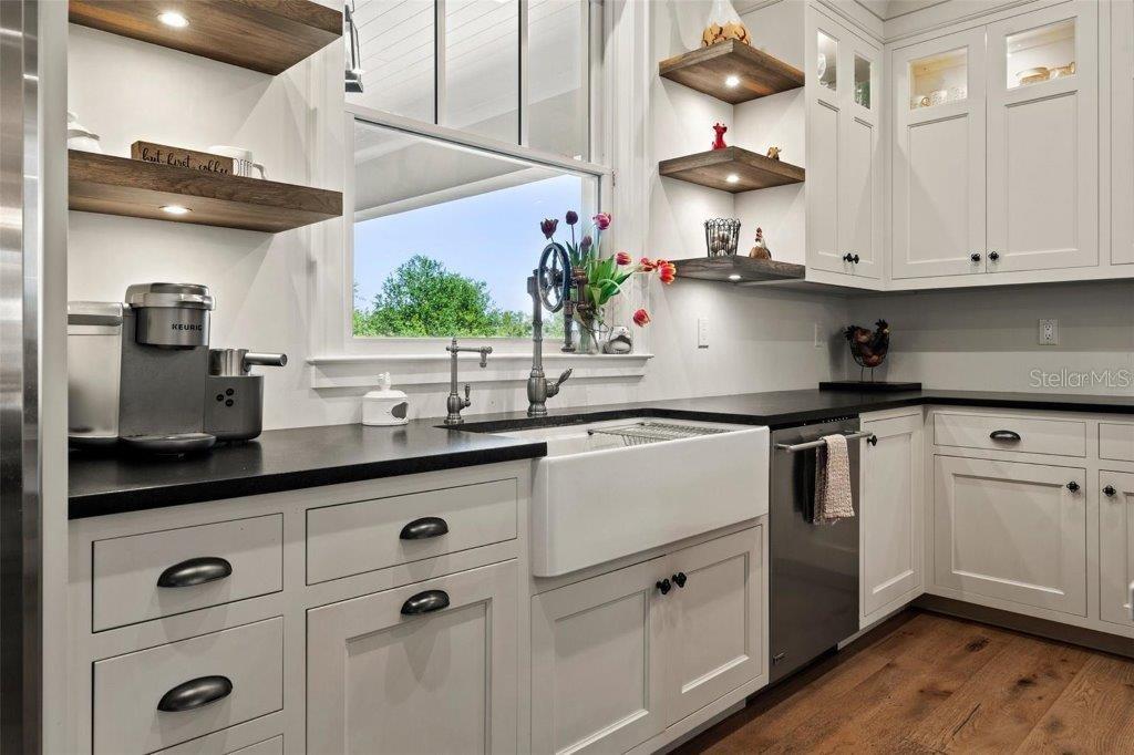 Image 16 of 88 For 12615 River Road