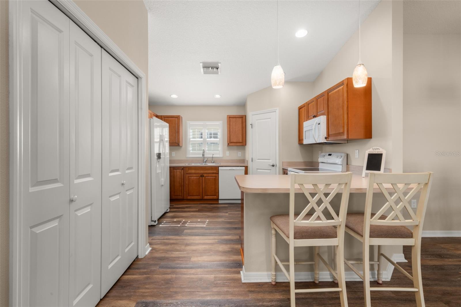 Image 13 of 58 For 10433 High Grove Avenue