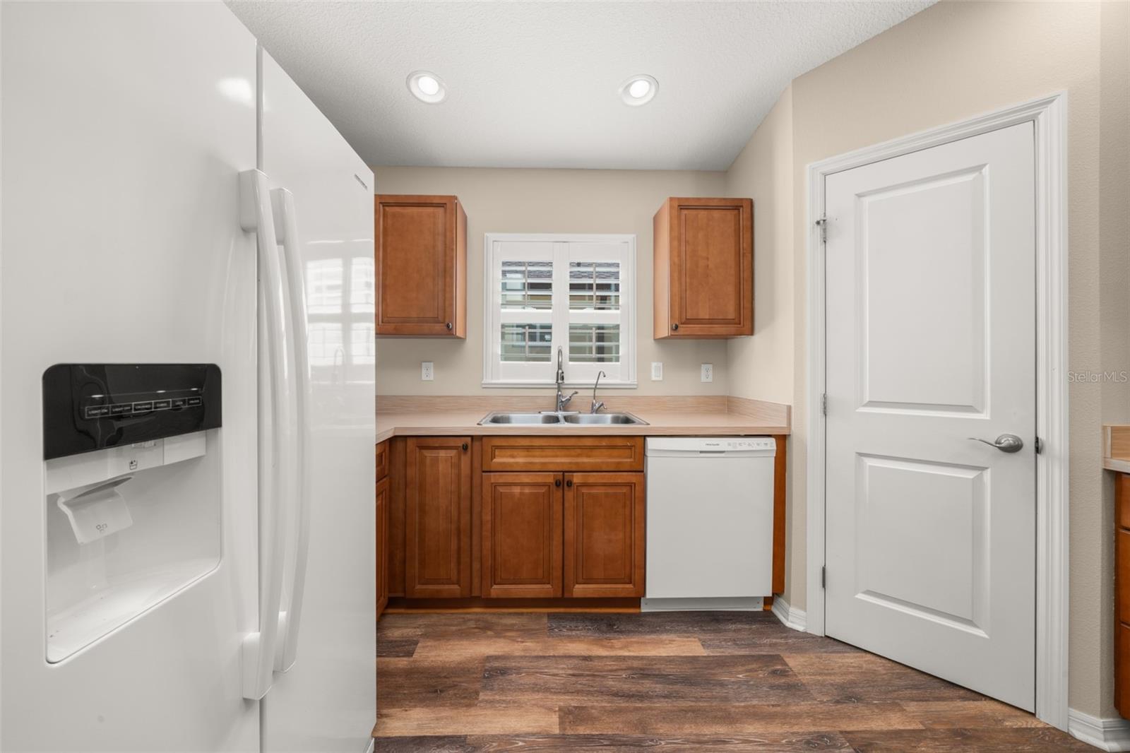 Image 14 of 58 For 10433 High Grove Avenue