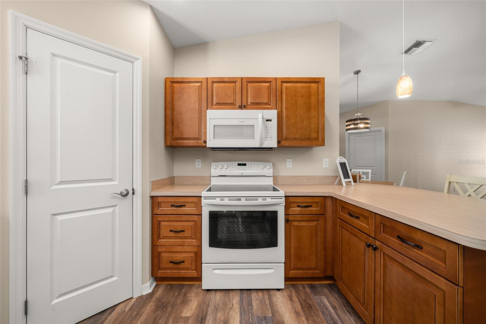 Image 18 of 58 For 10433 High Grove Avenue