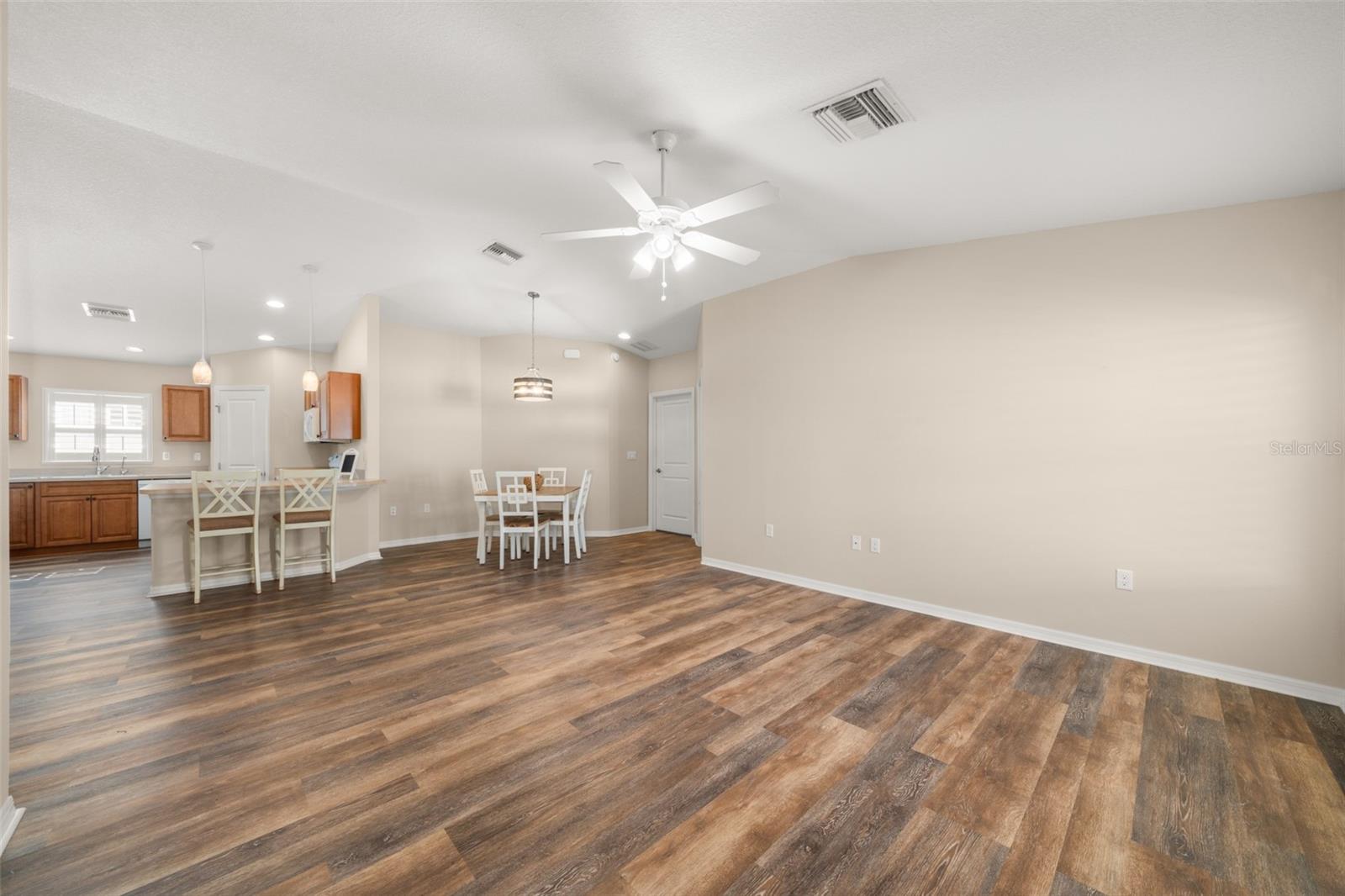 Image 22 of 58 For 10433 High Grove Avenue