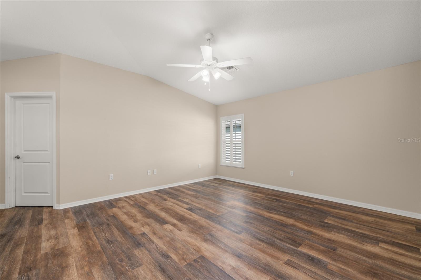 Image 24 of 58 For 10433 High Grove Avenue