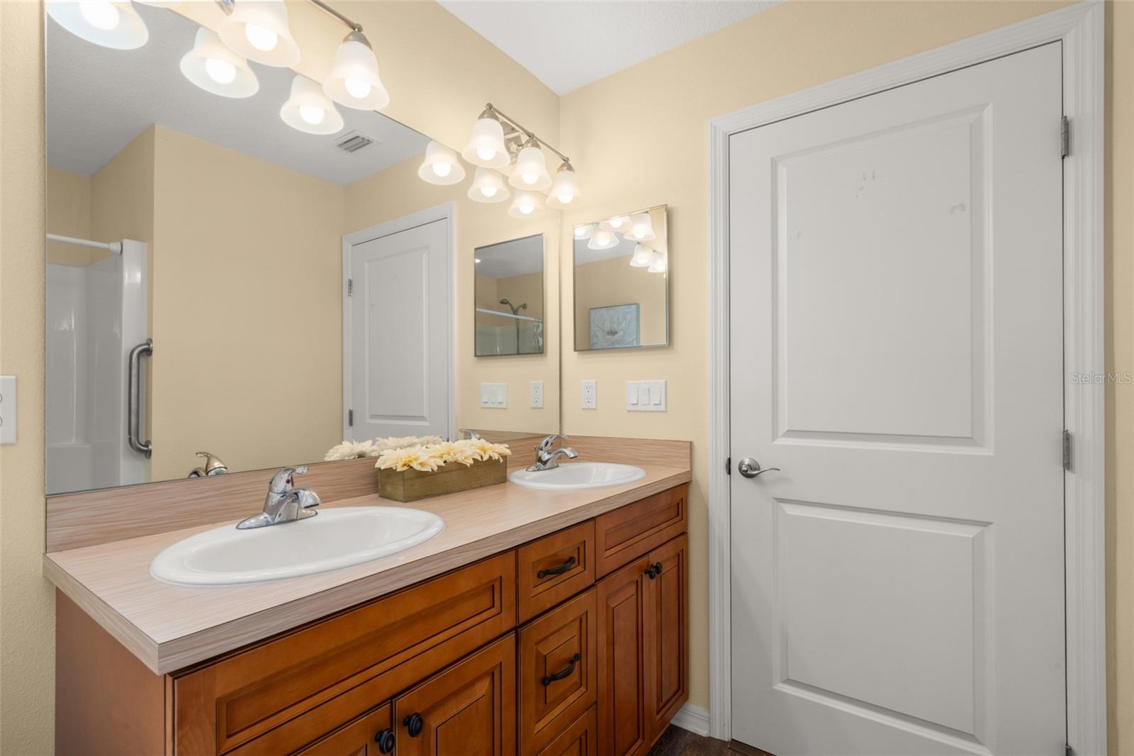 Image 29 of 58 For 10433 High Grove Avenue