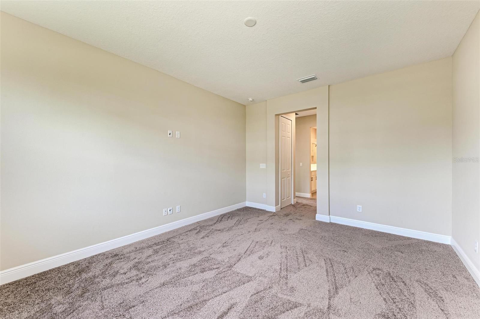 Image 17 of 38 For 149 Okeeffe Circle