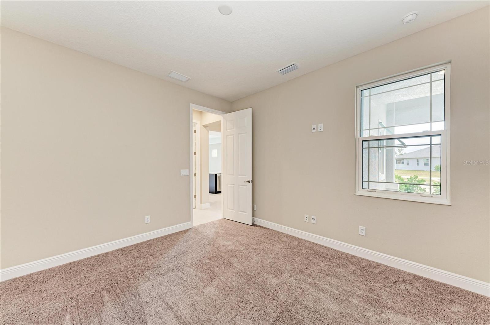 Image 25 of 38 For 149 Okeeffe Circle