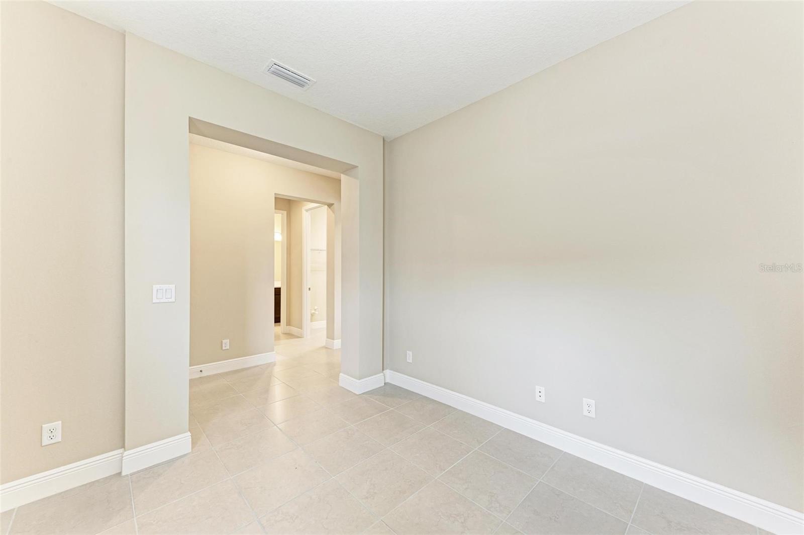 Image 28 of 38 For 149 Okeeffe Circle