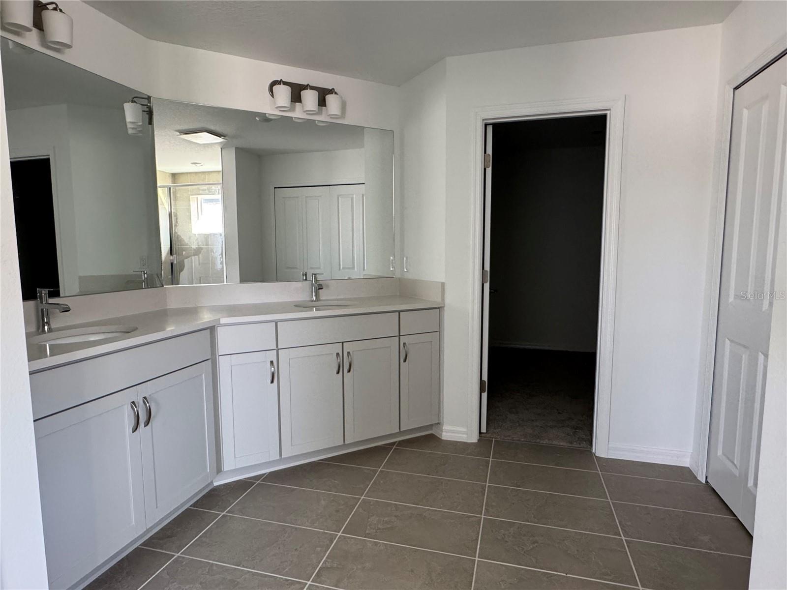 Image 18 of 30 For 4714 Outhaul Run