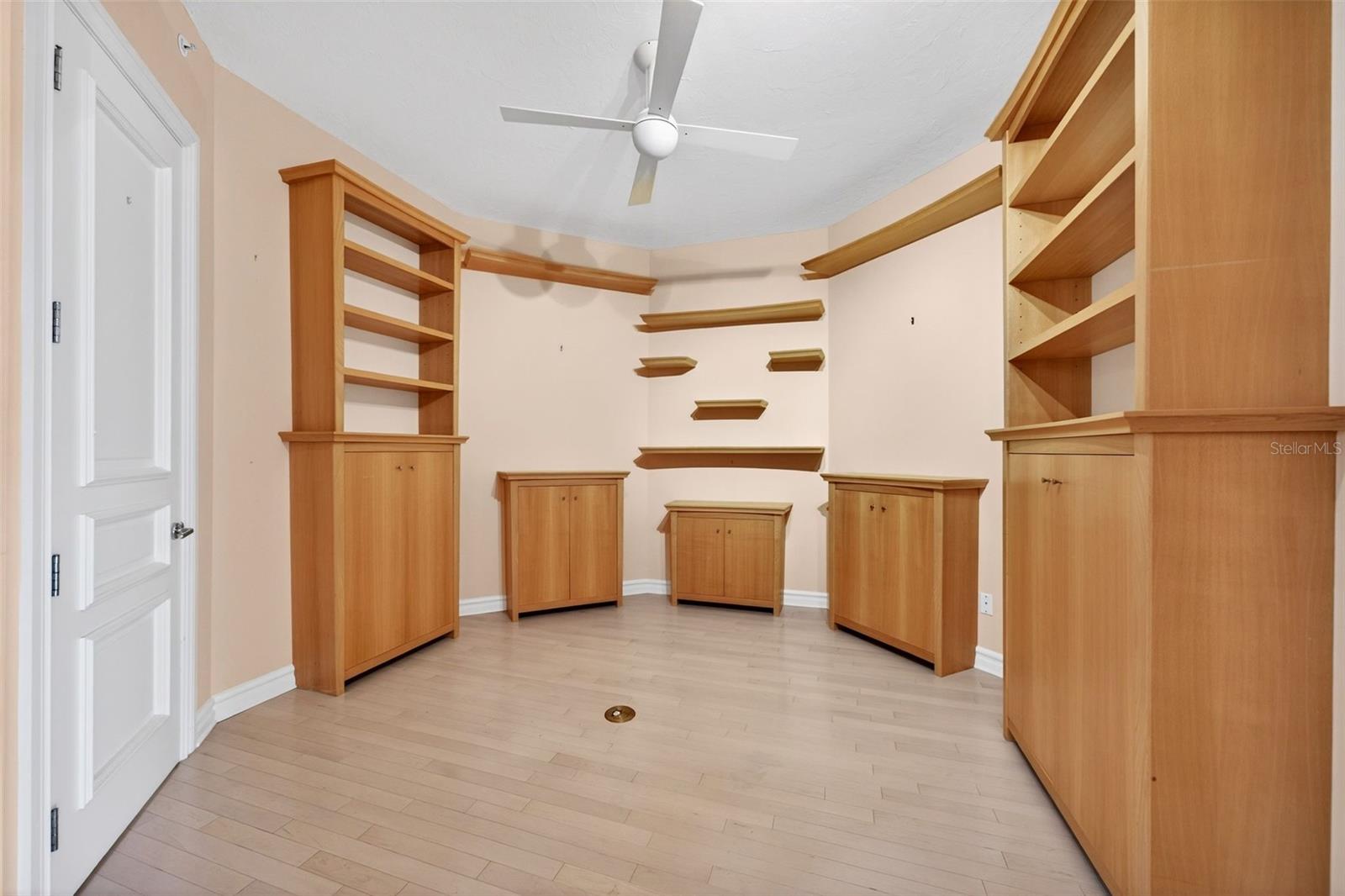 Image 17 of 82 For 500 Palm Avenue 92