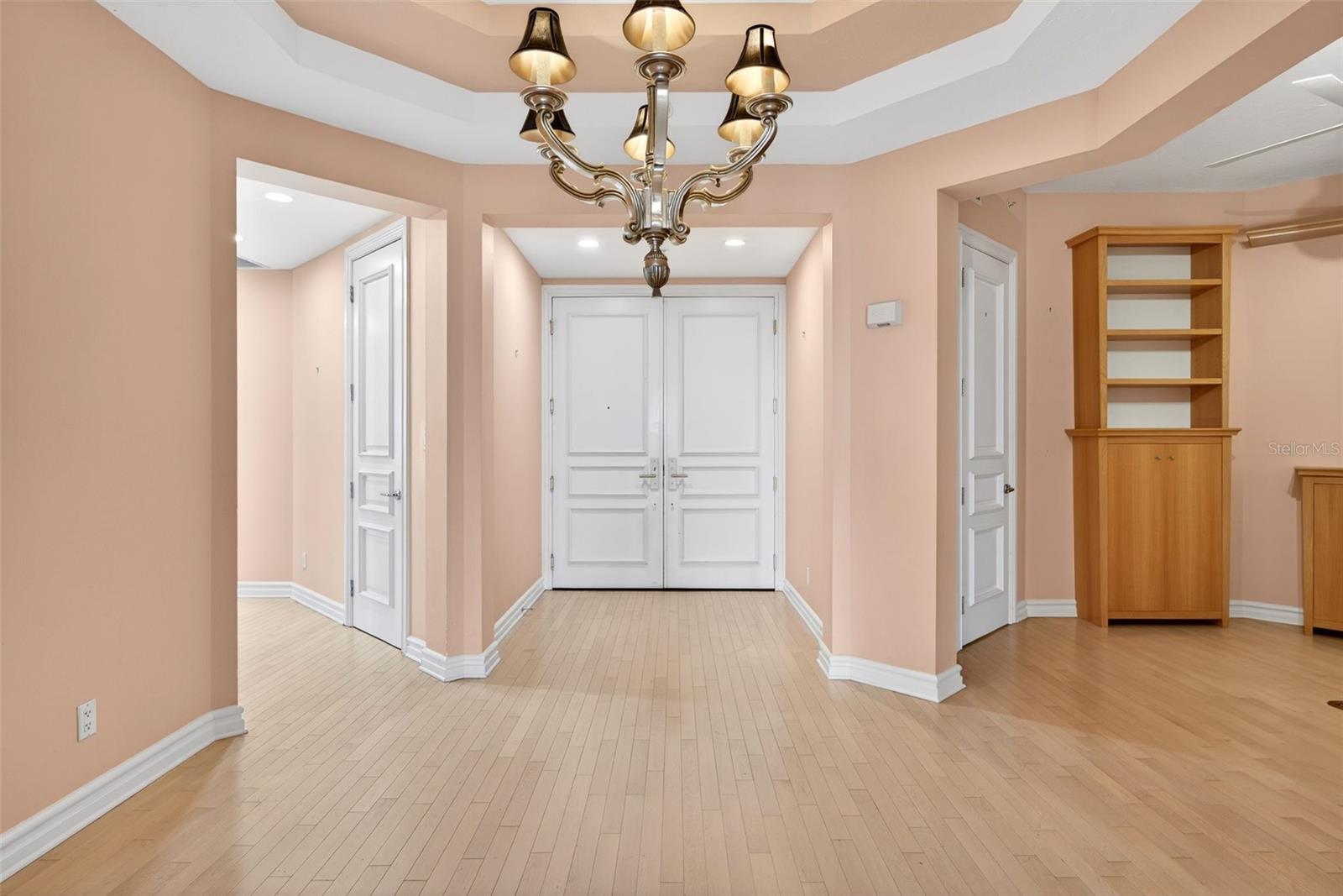 Image 19 of 82 For 500 Palm Avenue 92