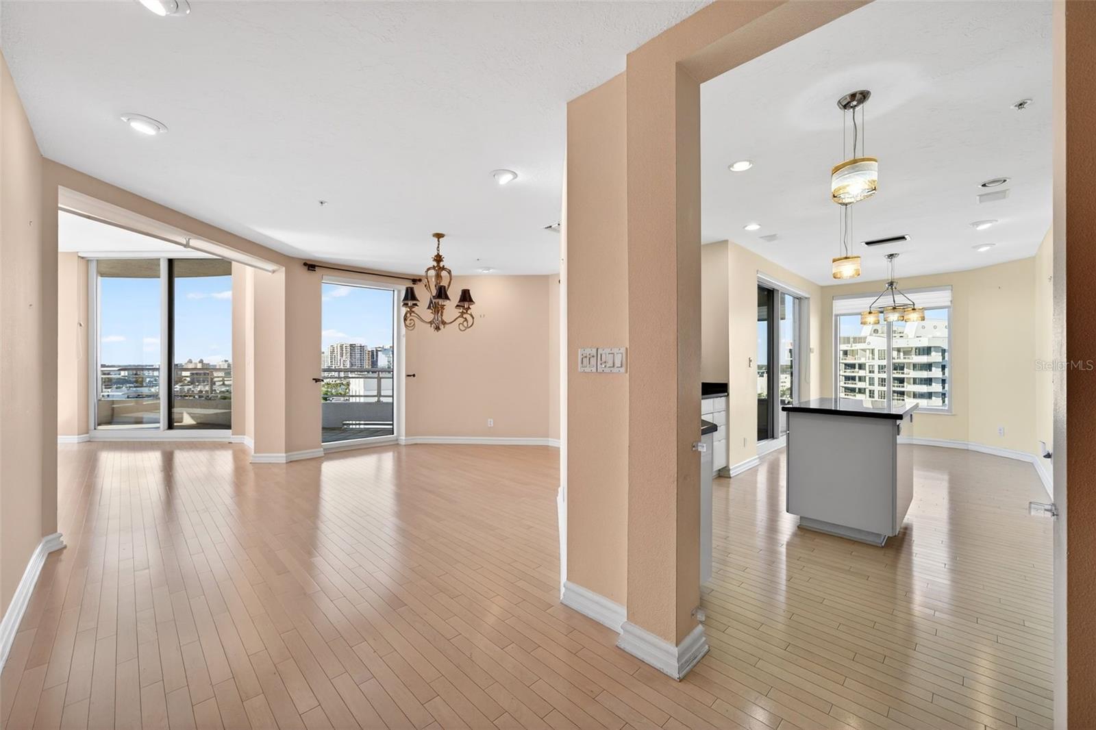 Image 20 of 82 For 500 Palm Avenue 92